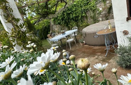 Monterotondo Marittimo Apartment | Villa Sole di Toscana - Large Terrace, Hot Tub & Garden