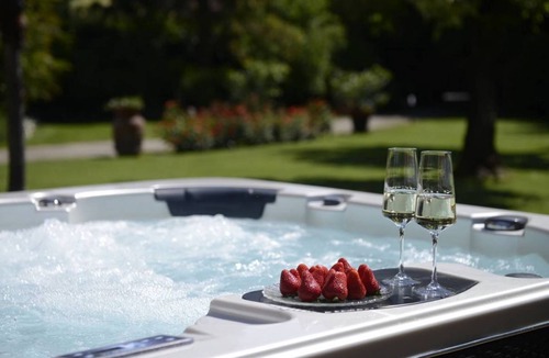Terranuova Bracciolini Apartment | Villa with pool and Jacuzzi - Villa Le Facezie