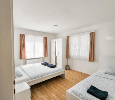 Bassersdorf House | VK - VBD - Zürich Airport - Homestay - Villa Bassersdorf