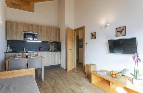 La Tzoumaz Apartment | Wi-Fi, 50 meters from the resort center, patio, balcony, TV, 35–40 square meters, La Tzoumaz