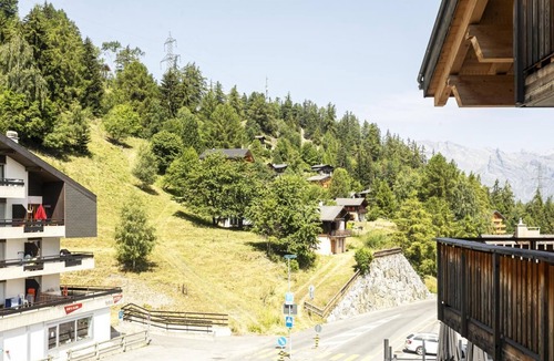 La Tzoumaz Apartment | Wi-Fi, 50 meters from the resort center, patio, balcony, TV, 35–40 square meters, La Tzoumaz