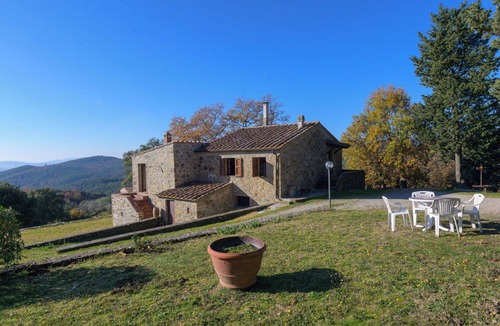 Roccastrada House | Wonderful private villa for 8 guests with WIFI, A/C, TV, patio and pets allowed