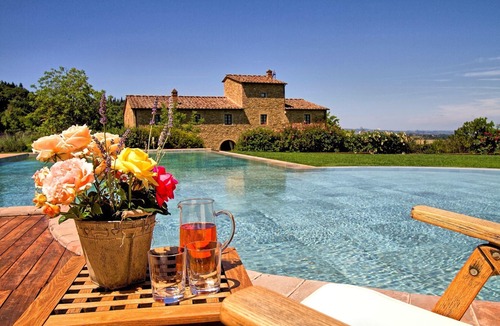 Petrognano Villa | Wonderful private villa with WIFI, private pool, hot tub, A/C, TV, patio, close to San Gimignano