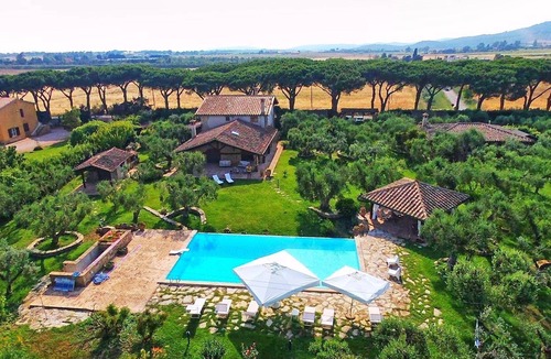 Capalbio Villa | Wonderful private villa with private pool, hot tub, A/C, WIFI, TV, patio, panoramic view and par...