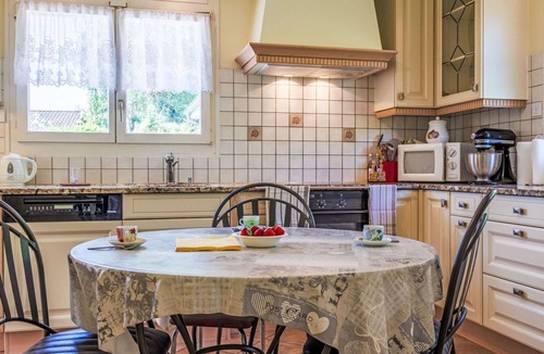 Genthod Villa | Wonderful private villa for 8 people with private pool, WIFI, TV, terrace and pets allowed