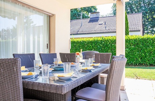 Genthod Villa | Wonderful private villa for 8 people with private pool, WIFI, TV, terrace and pets allowed