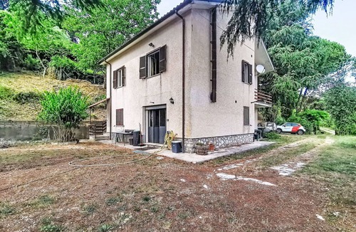 Rocca Sinibalda Villa | Wonderful villa for 5 people with WIFI, hot tub, balcony, pets allowed and panoramic view