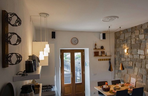 Mologno House | Wonderful villa for 4 people with private pool, WIFI, TV, patio and pets allowed