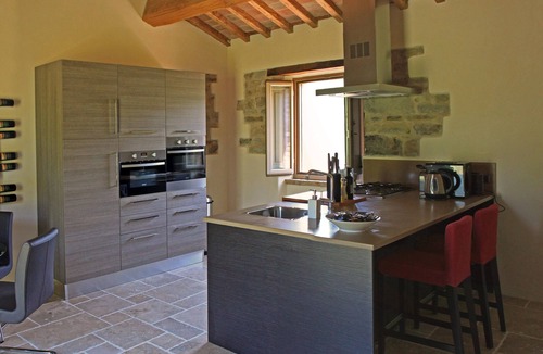 Monte Santa Maria Tiberina House | Your luxury holiday retreat near a golf course and horse riding school.