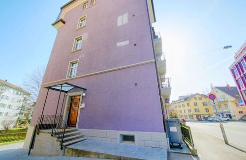 Oerlikon Apartment | ZH Blueberry lll - Oerlikon HITrental Apartment by Interhome