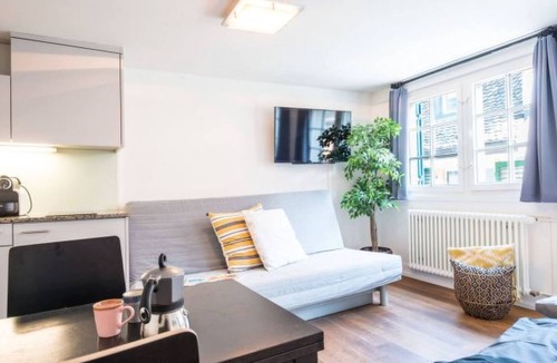 Niederdorf Apartment | ZH Gasse 3 - HITrental Schmidgasse Apartment by Interhome