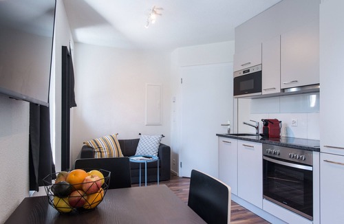 Albisrieden Apartment | ZH Pineapple III - HITrental Wiedikon Apartments
