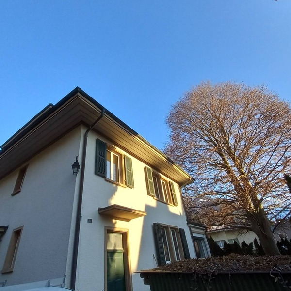 SKY Boutique Villa sleeps 4-10, Parking/Laundry, Close to Train/Bus/Town