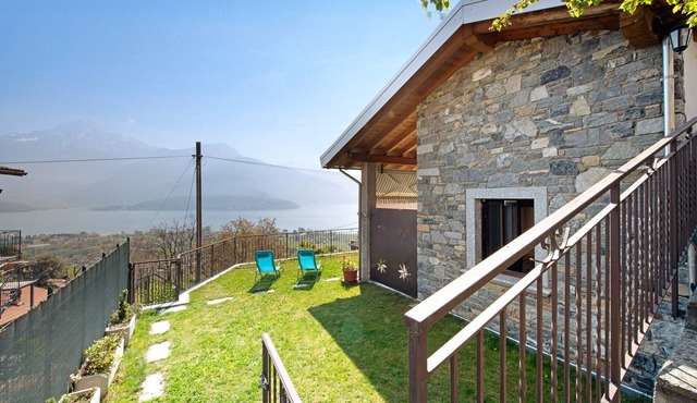 2-Bedroom Apartment with Parking and Wi-Fi