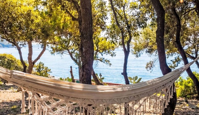 2 Zugänge zum Privatstrand - Roc Villa by Interhome