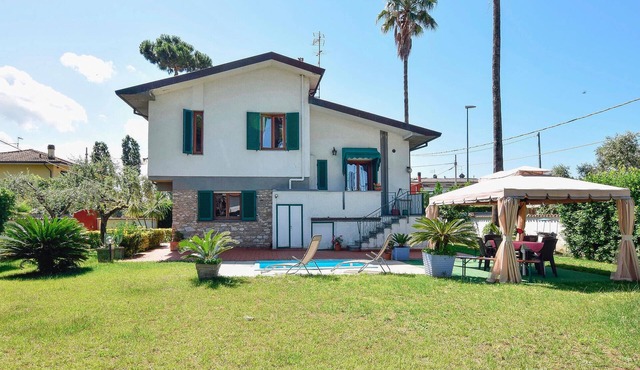 3 bedroom nice home in Lido di Camaiore