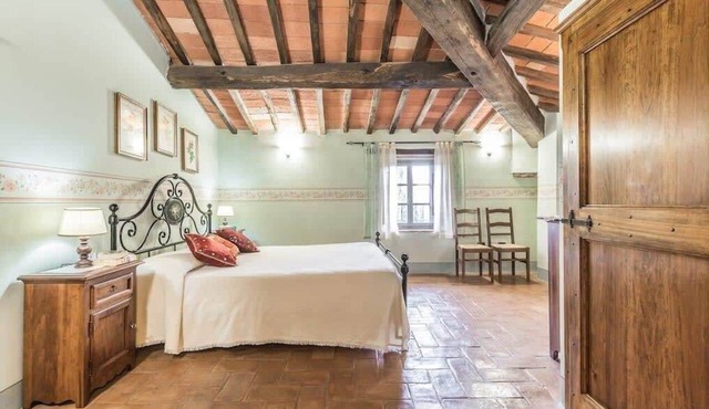 5 bedroom Tuscany villa rental