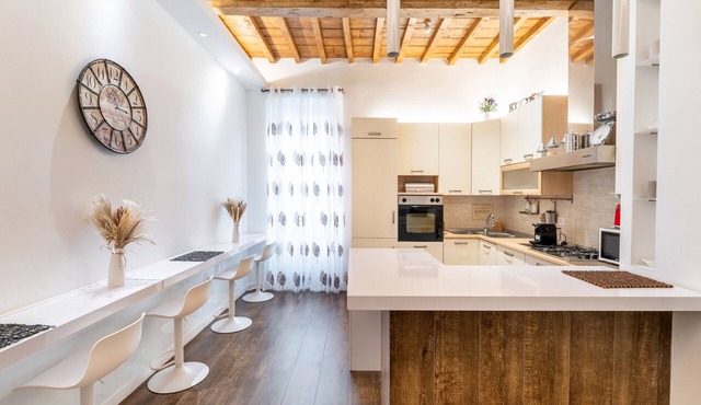 About Colosseo – Apartment at the Colosseum in the heart of Rome – Free Wi-Fi