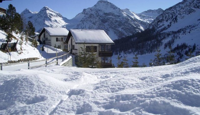 Alpentobel Appartement/Fewo, Toilette und Bad/Dusche getrennt, 6-Bettwohnung by Interhome