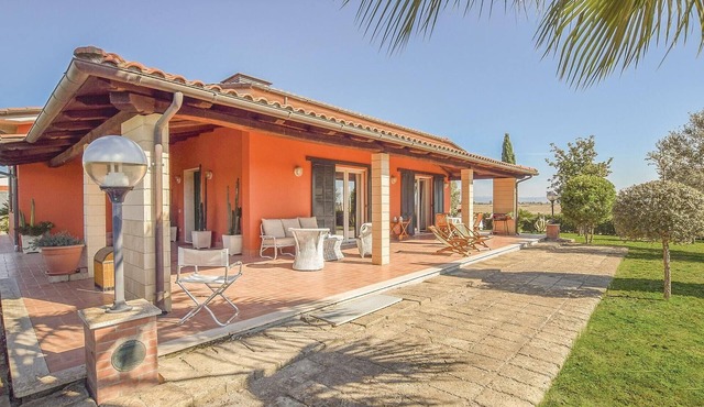Amazing home in Principina a Mare (GR) with WiFi