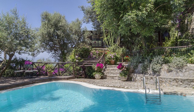 AMORE RENTALS -Villa Era with Swimming Pool, Sea View, Terraces and Parking