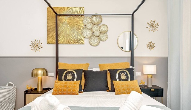 Apartment 'Bau - Luxury BnB - SleepWithMe' with Balcony, Wi-Fi and Air Conditioning