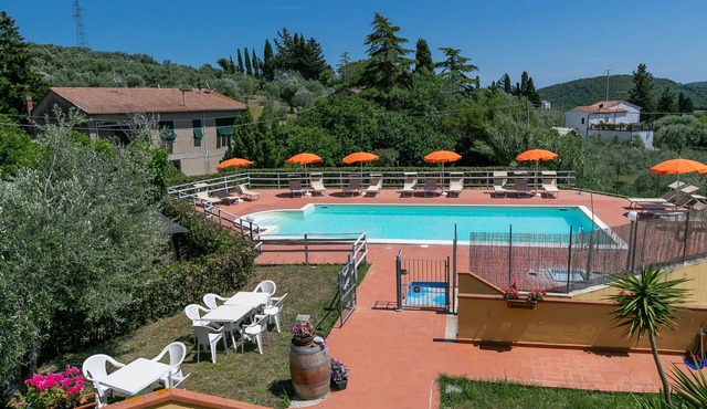 Apartment 'Bilocale Pendolino' with Balcony, Shared Pool & Wi-Fi