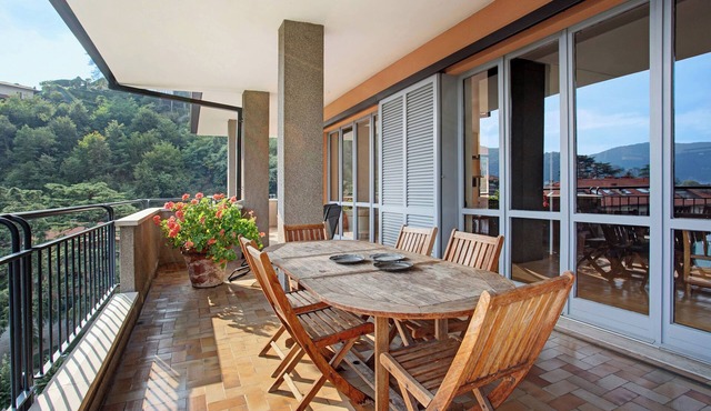 Apartment "Il Parco Cernobbio" with Lake View, Wi-Fi, A/C, Terrace & Garden