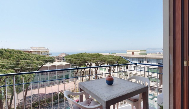 Apartment 'Le Stelle Di Zia Pina' with Sea View, Wi-Fi and Air Conditioning