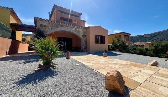 Apartment 'Villa Sunrise' with Sea View, Private Terrace and Air Conditioning