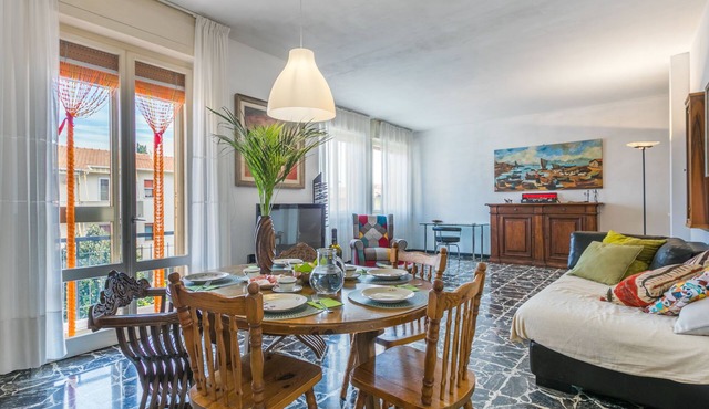 Artista by Interhome