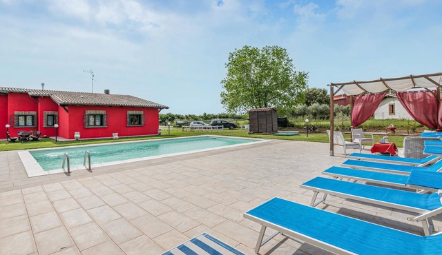 Awesome home in Fabrica di Roma