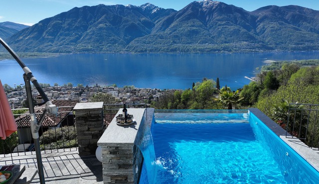 Barrier-free house with Jacuzzi, glass pool, PW charging station - dogs allowed!