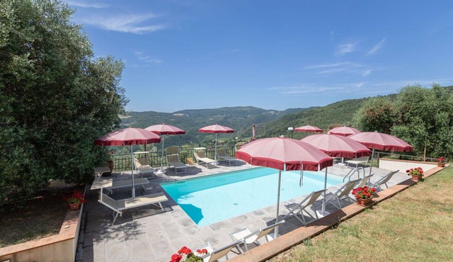 Beautiful apartment for 8 guests with pool, WIFI, TV, pets allowed and panoramic view