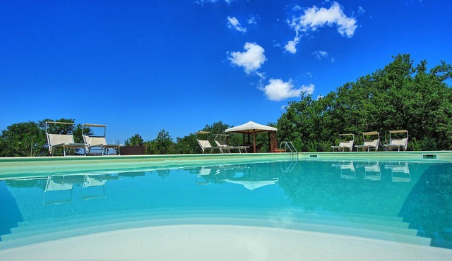 Beautiful apartment for 8 people with pool, WIFI and pets allowed, close to Greve In Chianti