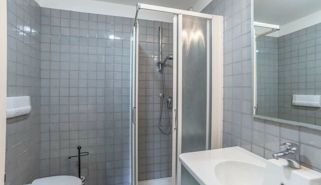 Beautiful room for 2 people with A/C, WIFI, pool, TV, veranda and pets allowed, close to Perugia