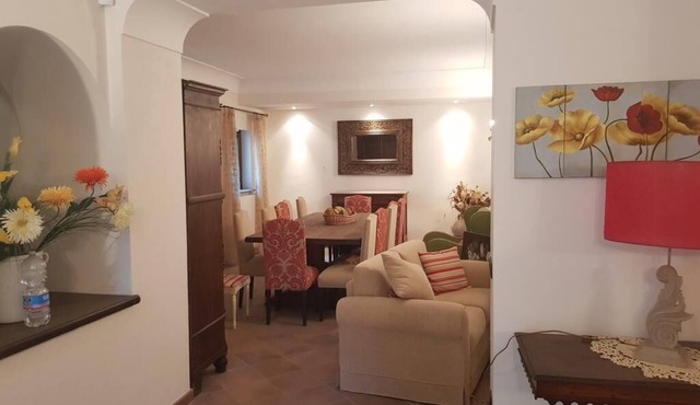 BEAUTIFUL VILLA IN SECULAR CHESTNUT