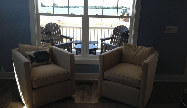 Beautifully Appointed-Sunrise & Sunset Views in Marblehead