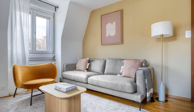 Bright 2-BR in Wipkingen — balcony, garden & tram nearby