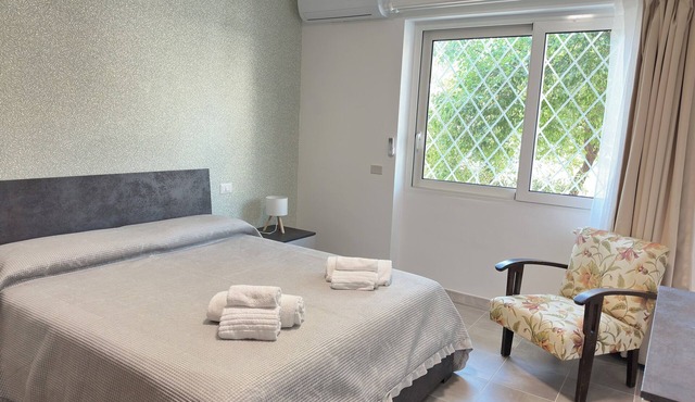 C Room with shared bathroom; Sweet Home Fleming