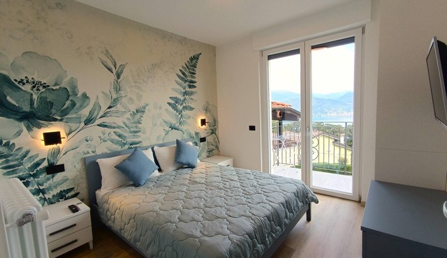 Ca di Cambret 1 with lake view