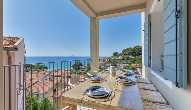 Casa Azzurrina Mare Apartment with Sea View, Wi-Fi, and Air Conditioning
