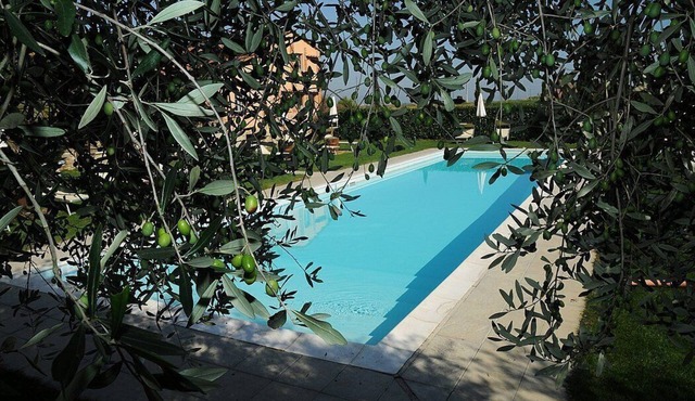 Casa Flora I: A characteristic and welcoming apartment that is part of a villa surrounded by the greenery, with Free WI-FI.