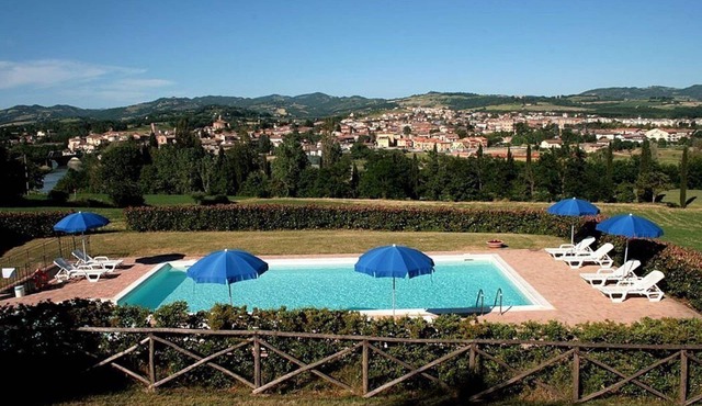 Casa Gioele D: A welcoming apartment situated in a quiet location, a few minutes from the town center, with Free WI-FI.