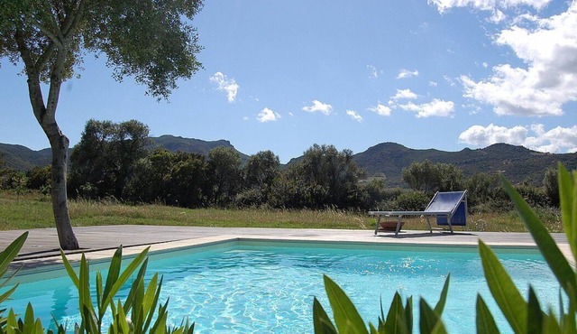 Casa Perella E: A graceful cottage surrounded by the greenery, with Free WI-FI.