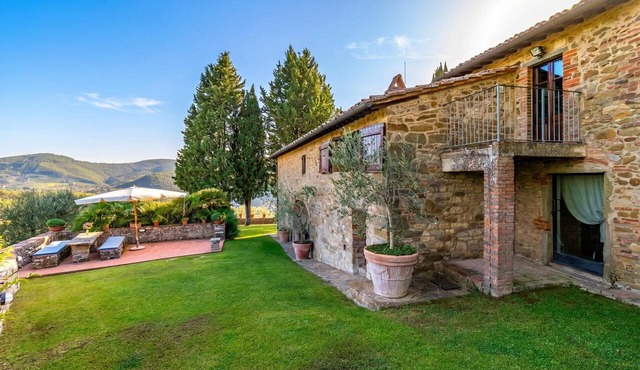 Casale Al Sole Tra Le Vecchie Vigne, Radda in Chianti, Radda in Chianti, Italy