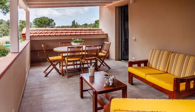 Casale Lorenzo - Apartment 4 with private terrace, shared garden and air conditioning