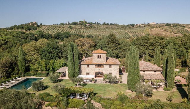 Casale Tagliafune,a XV century's Country Villa near Florence with vineyards view