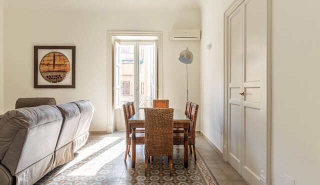 Central City Apartment by Wonderful Italy