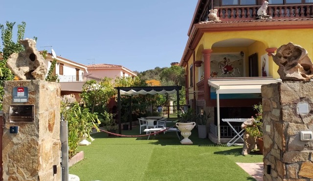 Centrally Located, Mediterranean Holiday Apartment with Garden and Terrace; Pets Allowed